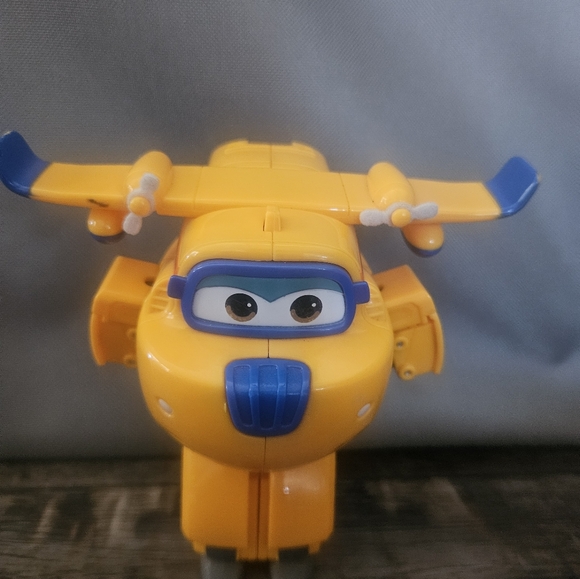 Super Wings 5" Transforming Donnie Plane Toy - Picture 5 of 7